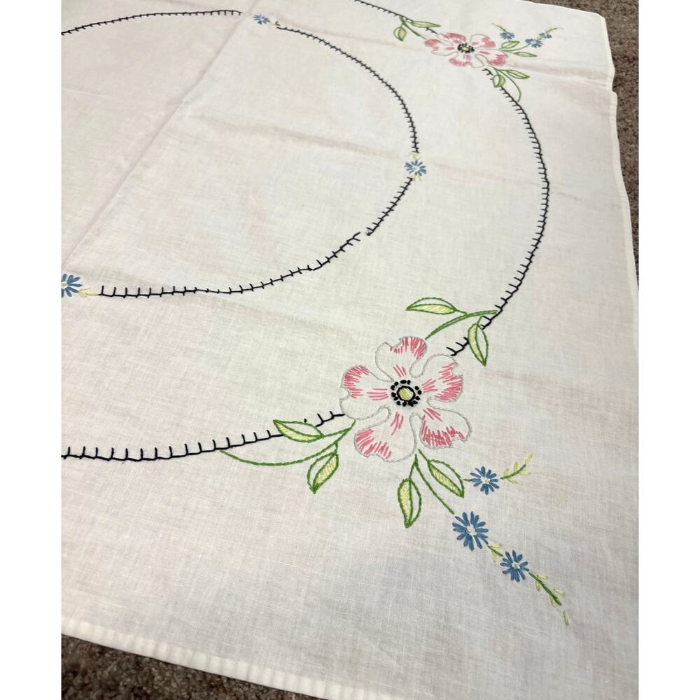 Vintage White Linen Tablecloth Hand-Embroidery Floral Design Cottage Style Decor